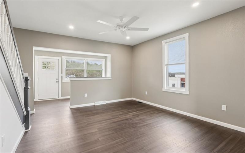 613 Oak Street, Vandergrift, 15690, 2 Bedrooms Bedrooms, ,1.1 BathroomsBathrooms,Residential,For Sale,Oak Street,1749982