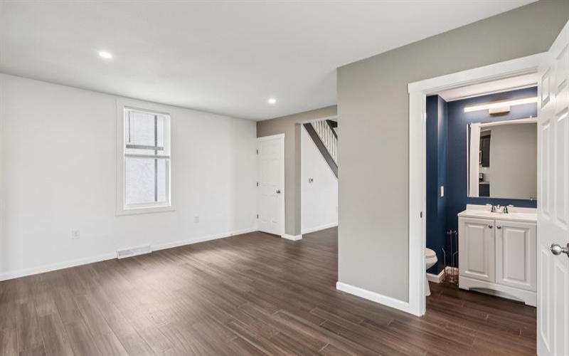 613 Oak Street, Vandergrift, 15690, 2 Bedrooms Bedrooms, ,1.1 BathroomsBathrooms,Residential,For Sale,Oak Street,1749982