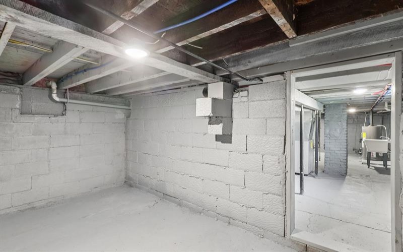 613 Oak Street, Vandergrift, 15690, 2 Bedrooms Bedrooms, ,1.1 BathroomsBathrooms,Residential,For Sale,Oak Street,1749982