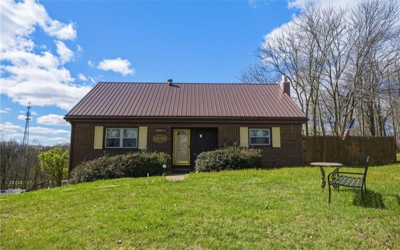 117 Carries Dr, Burgettstown, 15021, 3 Bedrooms Bedrooms, ,1.1 BathroomsBathrooms,Residential,For Sale,Carries Dr,1748320