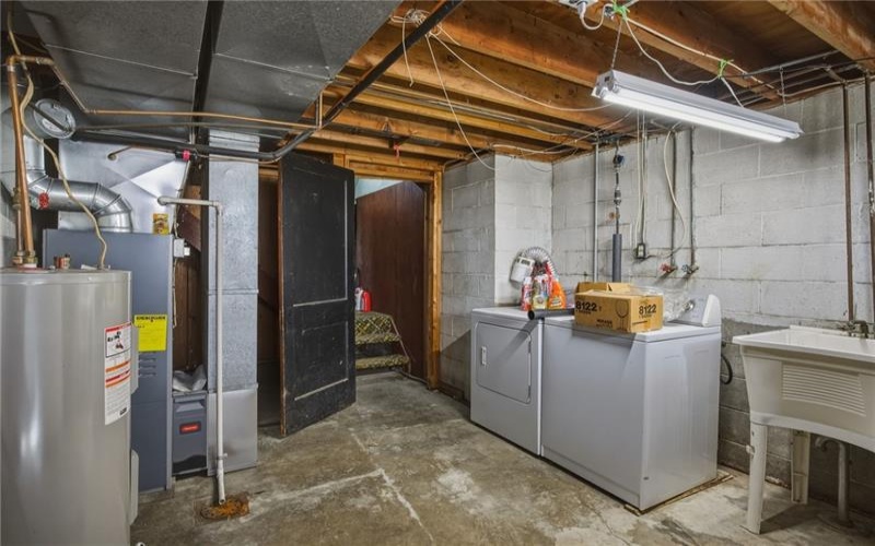 117 Carries Dr, Burgettstown, 15021, 3 Bedrooms Bedrooms, ,1.1 BathroomsBathrooms,Residential,For Sale,Carries Dr,1748320