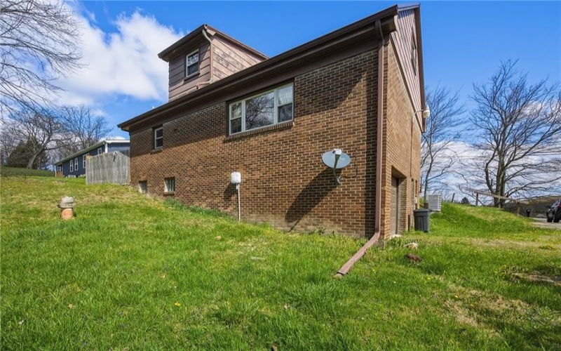 117 Carries Dr, Burgettstown, 15021, 3 Bedrooms Bedrooms, ,1.1 BathroomsBathrooms,Residential,For Sale,Carries Dr,1748320