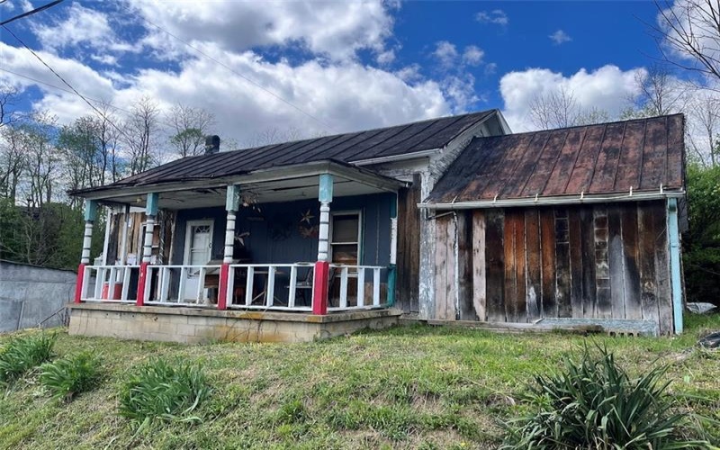 101 Kirby Driveway, New Freeport, 15352, 2 Bedrooms Bedrooms, ,1 BathroomBathrooms,Residential,For Sale,Kirby Driveway,1750079