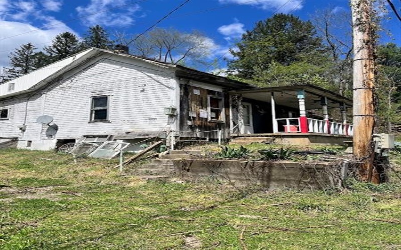 101 Kirby Driveway, New Freeport, 15352, 2 Bedrooms Bedrooms, ,1 BathroomBathrooms,Residential,For Sale,Kirby Driveway,1750079