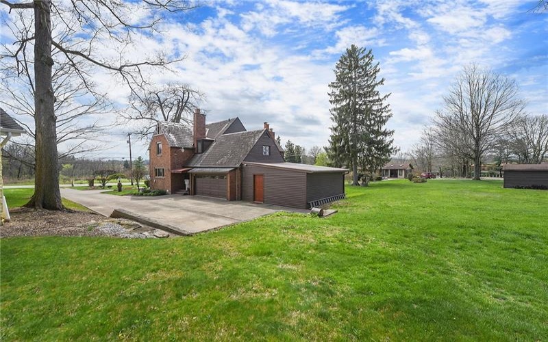 637 McMurray Rd, Canonsburg, 15317, 4 Bedrooms Bedrooms, 11 Rooms Rooms,3.1 BathroomsBathrooms,Residential,For Sale,McMurray Rd,1748415