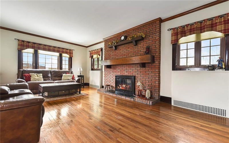 637 McMurray Rd, Canonsburg, 15317, 4 Bedrooms Bedrooms, 11 Rooms Rooms,3.1 BathroomsBathrooms,Residential,For Sale,McMurray Rd,1748415