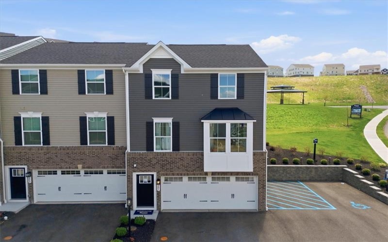 201 Yellowwood Ct, Washington, 15301, 3 Bedrooms Bedrooms, ,2.1 BathroomsBathrooms,Lease,For Rent,Yellowwood Ct,1748422