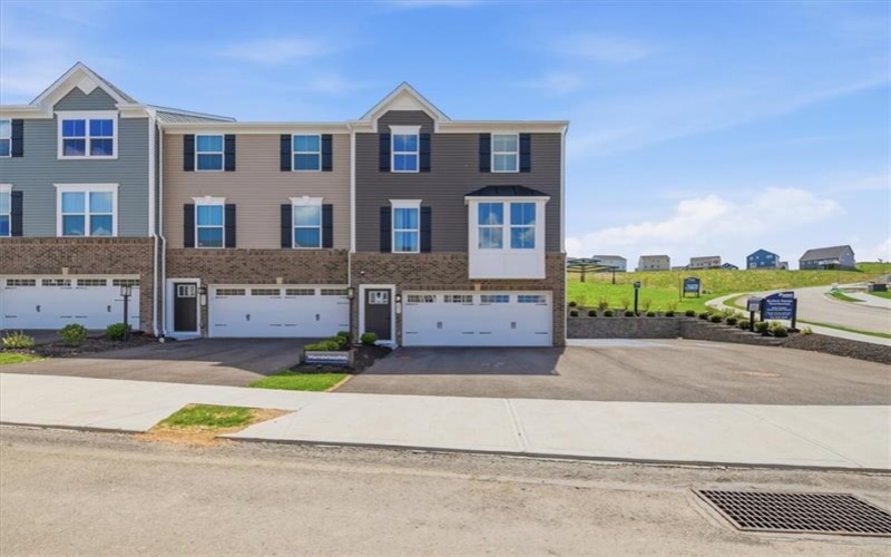 201 Yellowwood Ct, Washington, 15301, 3 Bedrooms Bedrooms, ,2.1 BathroomsBathrooms,Lease,For Rent,Yellowwood Ct,1748422