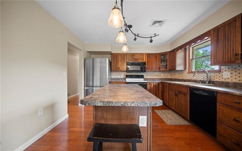 174 Hague Ln, Uniontown, 15401, 3 Bedrooms Bedrooms, ,2.1 BathroomsBathrooms,Residential,For Sale,Hague Ln,1748423