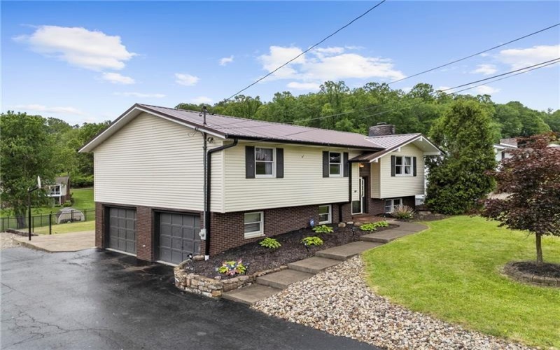174 Hague Ln, Uniontown, 15401, 3 Bedrooms Bedrooms, ,2.1 BathroomsBathrooms,Residential,For Sale,Hague Ln,1748423