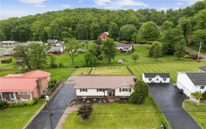 174 Hague Ln, Uniontown, 15401, 3 Bedrooms Bedrooms, ,2.1 BathroomsBathrooms,Residential,For Sale,Hague Ln,1748423