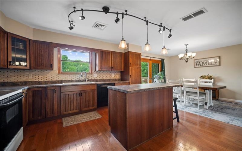 174 Hague Ln, Uniontown, 15401, 3 Bedrooms Bedrooms, ,2.1 BathroomsBathrooms,Residential,For Sale,Hague Ln,1748423