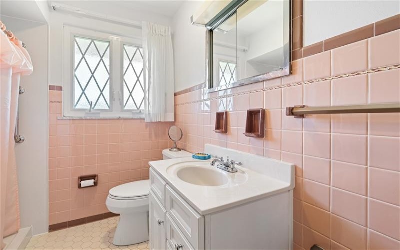 449 Belrose Dr, Rostraver Township, 15012, 2 Bedrooms Bedrooms, ,1 BathroomBathrooms,Residential,For Sale,Belrose Dr,1750150