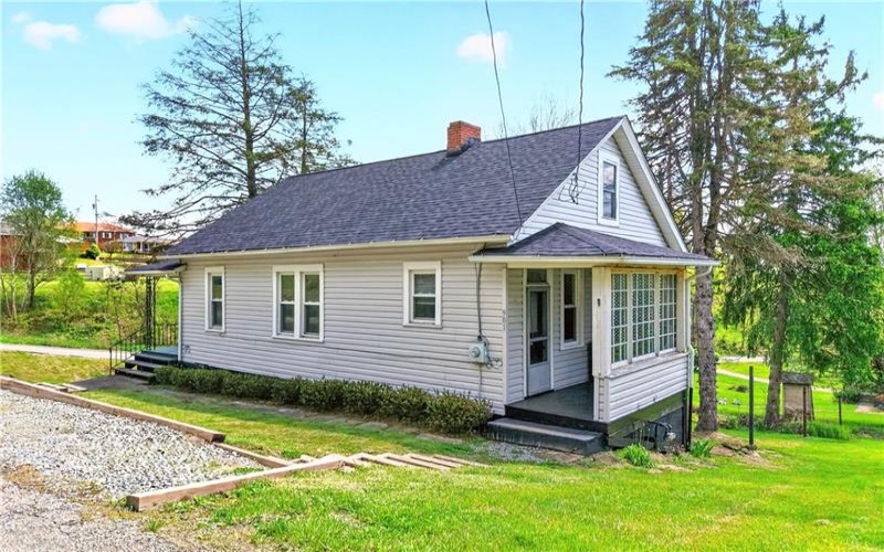 901 St. Nicholas Drive, Donora, 15033, 3 Bedrooms Bedrooms, 7 Rooms Rooms,2 BathroomsBathrooms,Residential,For Sale,St. Nicholas Drive,1750166