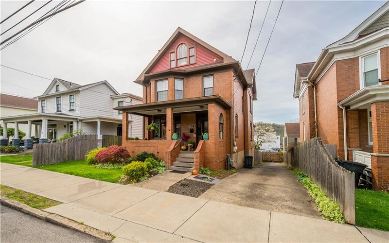 337 College Street, Canonsburg, 15317, 3 Bedrooms Bedrooms, 7 Rooms Rooms,2.1 BathroomsBathrooms,Residential,For Sale,College Street,1750178