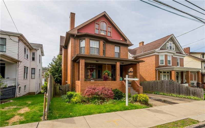337 College Street, Canonsburg, 15317, 3 Bedrooms Bedrooms, 7 Rooms Rooms,2.1 BathroomsBathrooms,Residential,For Sale,College Street,1750178