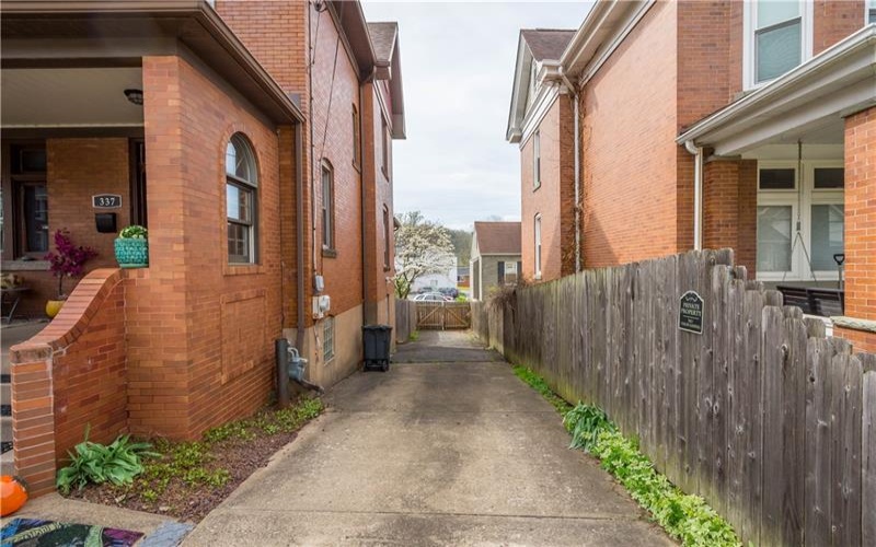337 College Street, Canonsburg, 15317, 3 Bedrooms Bedrooms, 7 Rooms Rooms,2.1 BathroomsBathrooms,Residential,For Sale,College Street,1750178