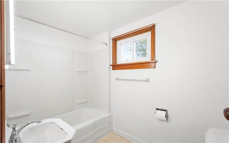 106 Level Street, Bentleyville, 15314, 3 Bedrooms Bedrooms, 6 Rooms Rooms,2 BathroomsBathrooms,Residential,For Sale,Level Street,1750181