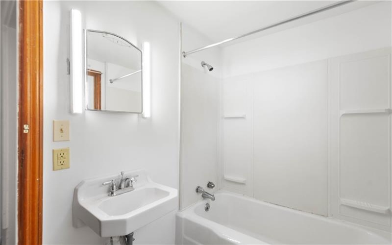 106 Level Street, Bentleyville, 15314, 3 Bedrooms Bedrooms, 6 Rooms Rooms,2 BathroomsBathrooms,Residential,For Sale,Level Street,1750181