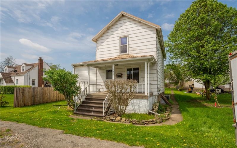 106 Level Street, Bentleyville, 15314, 3 Bedrooms Bedrooms, 6 Rooms Rooms,2 BathroomsBathrooms,Residential,For Sale,Level Street,1750181