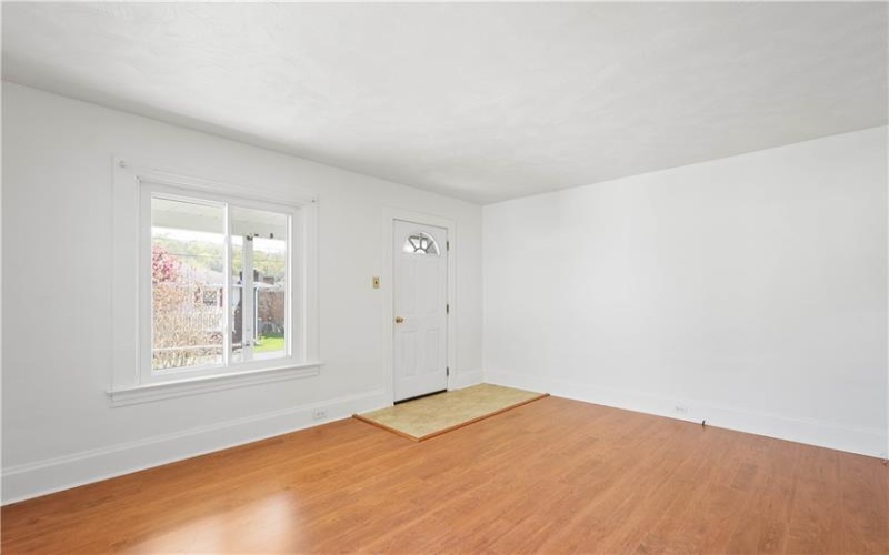 106 Level Street, Bentleyville, 15314, 3 Bedrooms Bedrooms, 6 Rooms Rooms,2 BathroomsBathrooms,Residential,For Sale,Level Street,1750181