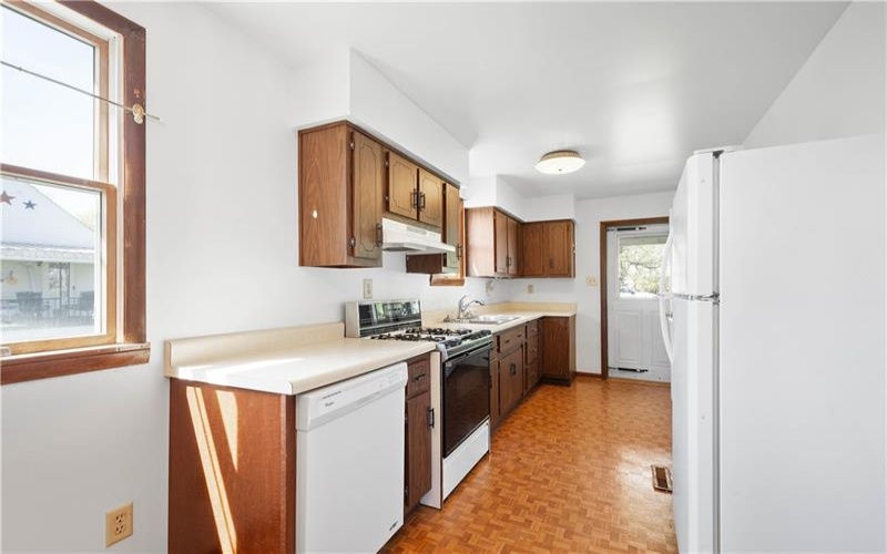 106 Level Street, Bentleyville, 15314, 3 Bedrooms Bedrooms, 6 Rooms Rooms,2 BathroomsBathrooms,Residential,For Sale,Level Street,1750181