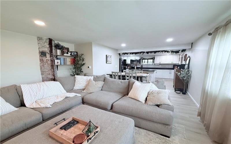 521/523 3rd St, Isabella, 15447, 2 Bedrooms Bedrooms, 6 Rooms Rooms,2 BathroomsBathrooms,Residential,For Sale,3rd St,1748507