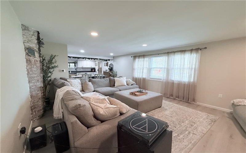 521/523 3rd St, Isabella, 15447, 2 Bedrooms Bedrooms, 6 Rooms Rooms,2 BathroomsBathrooms,Residential,For Sale,3rd St,1748507