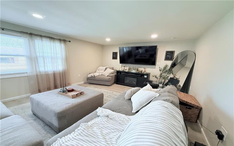 521/523 3rd St, Isabella, 15447, 2 Bedrooms Bedrooms, 6 Rooms Rooms,2 BathroomsBathrooms,Residential,For Sale,3rd St,1748507
