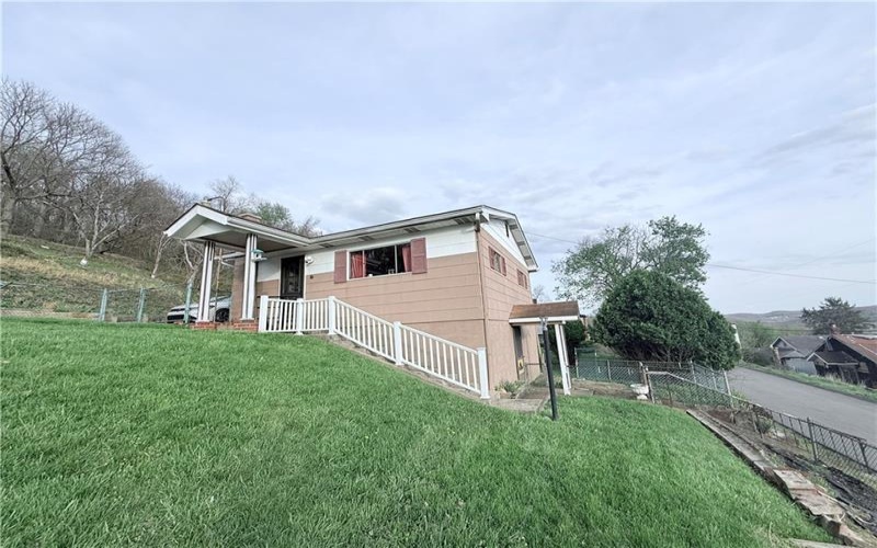 521/523 3rd St, Isabella, 15447, 2 Bedrooms Bedrooms, 6 Rooms Rooms,2 BathroomsBathrooms,Residential,For Sale,3rd St,1748507