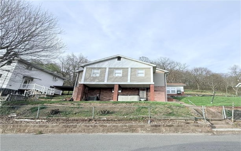 521/523 3rd St, Isabella, 15447, 2 Bedrooms Bedrooms, 6 Rooms Rooms,2 BathroomsBathrooms,Residential,For Sale,3rd St,1748507