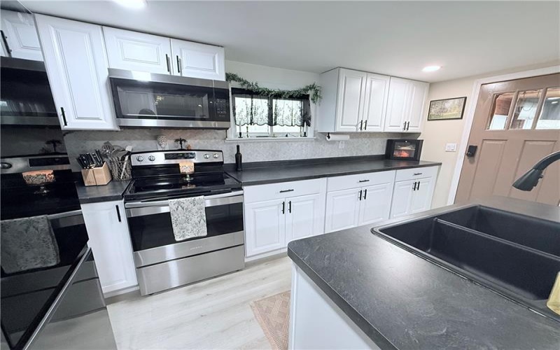 521/523 3rd St, Isabella, 15447, 2 Bedrooms Bedrooms, 6 Rooms Rooms,2 BathroomsBathrooms,Residential,For Sale,3rd St,1748507