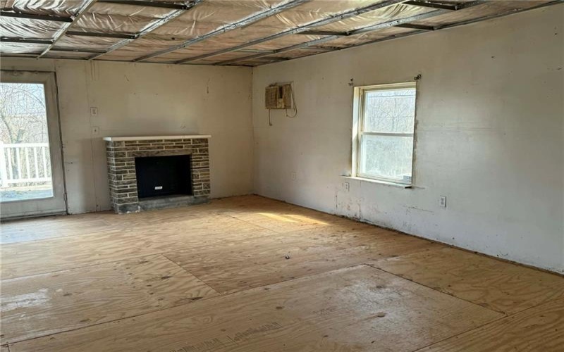 133 EMERY HEIGHTS RD, Masontown, 15461, 1 Bedroom Bedrooms, 3 Rooms Rooms,1 BathroomBathrooms,Residential,For Sale,EMERY HEIGHTS RD,1750201