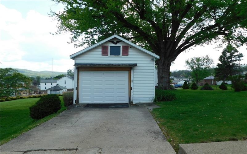 1207 Crawford, Connellsville, 15425, 2 Bedrooms Bedrooms, 7 Rooms Rooms,1 BathroomBathrooms,Residential,For Sale,Crawford,1750231