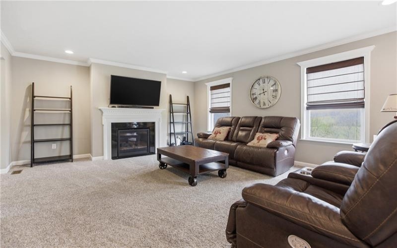 327 Everest Circle, Houston, 15342, 4 Bedrooms Bedrooms, 11 Rooms Rooms,2.1 BathroomsBathrooms,Residential,For Sale,Everest Circle,1748641