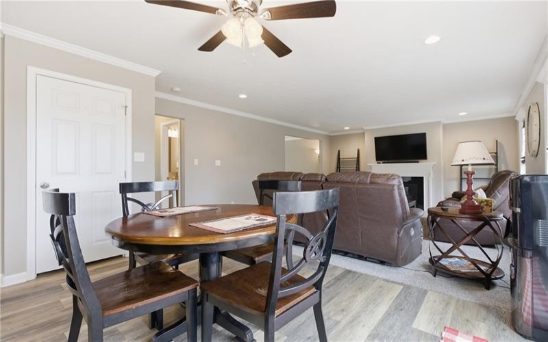 327 Everest Circle, Houston, 15342, 4 Bedrooms Bedrooms, 11 Rooms Rooms,2.1 BathroomsBathrooms,Residential,For Sale,Everest Circle,1748641