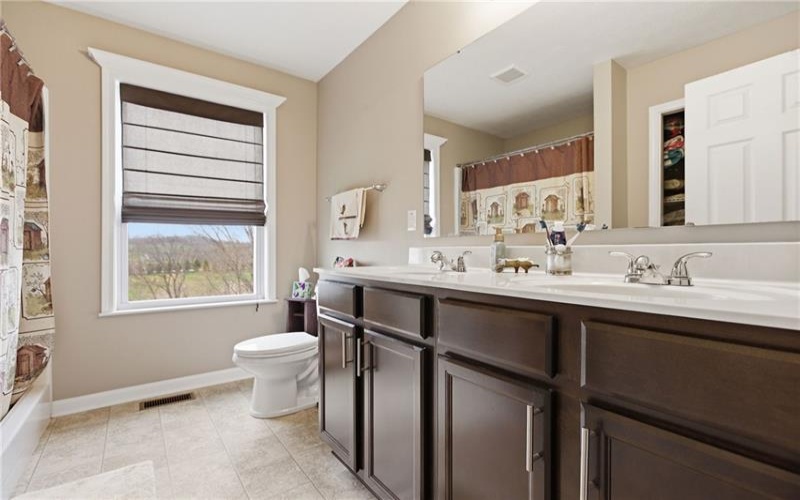 327 Everest Circle, Houston, 15342, 4 Bedrooms Bedrooms, 11 Rooms Rooms,2.1 BathroomsBathrooms,Residential,For Sale,Everest Circle,1748641