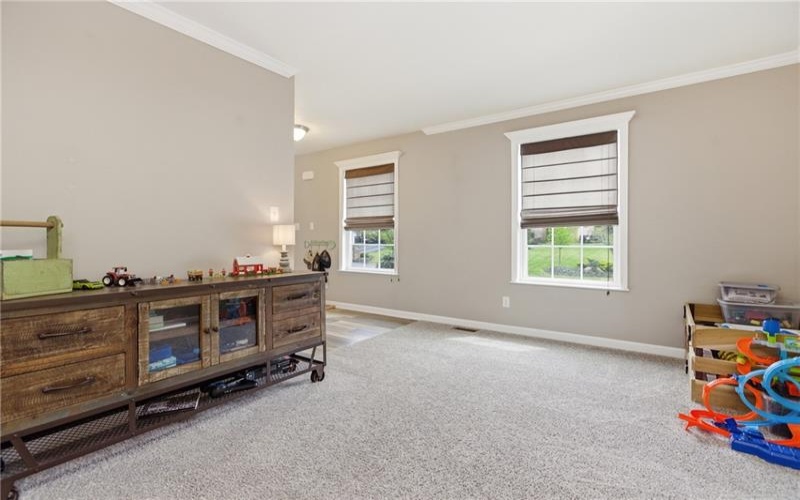 327 Everest Circle, Houston, 15342, 4 Bedrooms Bedrooms, 11 Rooms Rooms,2.1 BathroomsBathrooms,Residential,For Sale,Everest Circle,1748641
