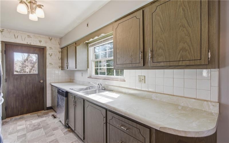 64 Harmon Creek Rd, Burgettstown, 15021, 3 Bedrooms Bedrooms, 10 Rooms Rooms,1.1 BathroomsBathrooms,Residential,For Sale,Harmon Creek Rd,1748645