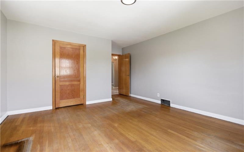 64 Harmon Creek Rd, Burgettstown, 15021, 3 Bedrooms Bedrooms, 10 Rooms Rooms,1.1 BathroomsBathrooms,Residential,For Sale,Harmon Creek Rd,1748645