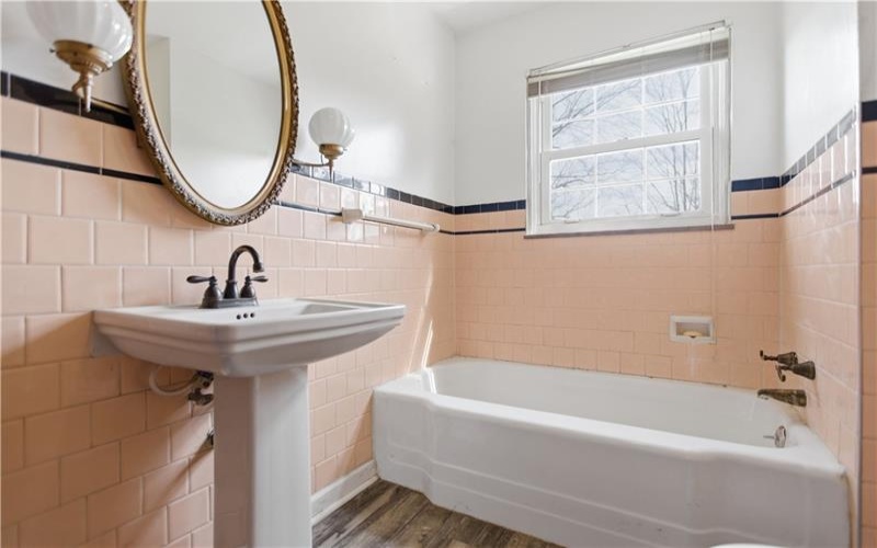 64 Harmon Creek Rd, Burgettstown, 15021, 3 Bedrooms Bedrooms, 10 Rooms Rooms,1.1 BathroomsBathrooms,Residential,For Sale,Harmon Creek Rd,1748645