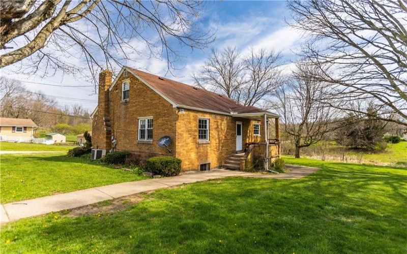 64 Harmon Creek Rd, Burgettstown, 15021, 3 Bedrooms Bedrooms, 10 Rooms Rooms,1.1 BathroomsBathrooms,Residential,For Sale,Harmon Creek Rd,1748645