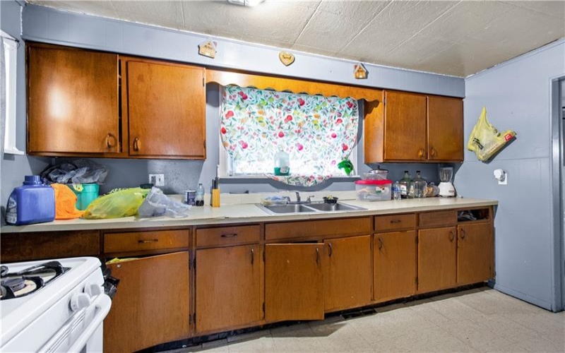 537 6th St, Donora, 15033, ,Multi-unit,For Sale,6th St,1748654