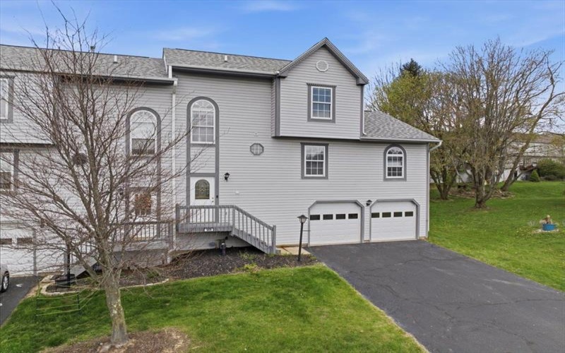1409 Lexington DRIVE, Lawrence, 15055, 3 Bedrooms Bedrooms, ,2.1 BathroomsBathrooms,Residential,For Sale,Lexington,1748664