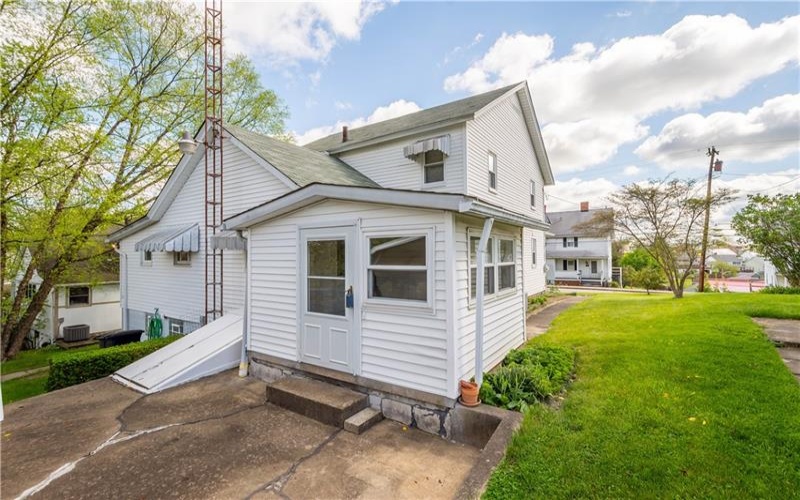 137 Washington Street, Cokeburg, 15324, 2 Bedrooms Bedrooms, 7 Rooms Rooms,1 BathroomBathrooms,Residential,For Sale,Washington Street,1750279