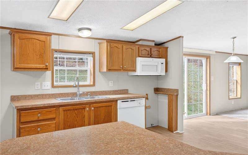 20 Evergreen Dr, Burgettstown, 15021, 3 Bedrooms Bedrooms, 6 Rooms Rooms,2 BathroomsBathrooms,Residential,For Sale,Evergreen Dr,1748673