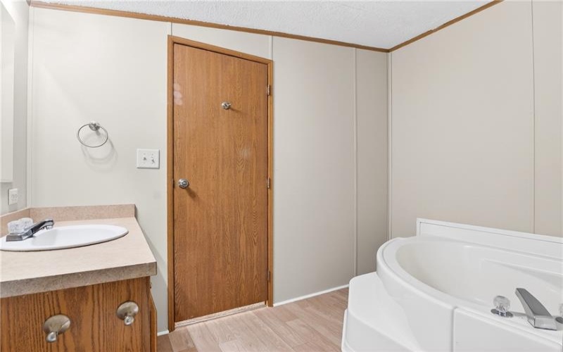 20 Evergreen Dr, Burgettstown, 15021, 3 Bedrooms Bedrooms, 6 Rooms Rooms,2 BathroomsBathrooms,Residential,For Sale,Evergreen Dr,1748673