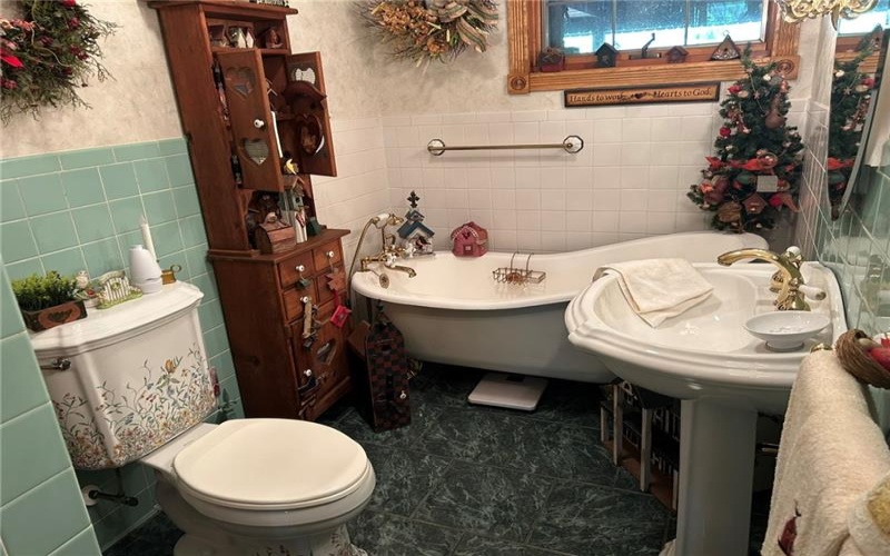 470 Quaker Church Rd, Perryopolis, 15473, 3 Bedrooms Bedrooms, 7 Rooms Rooms,2 BathroomsBathrooms,Residential,For Sale,Quaker Church Rd,1750290