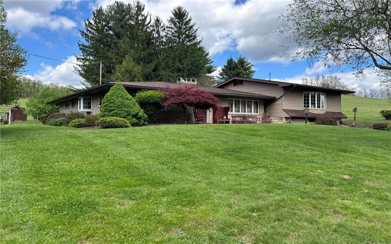 470 Quaker Church Rd, Perryopolis, 15473, 3 Bedrooms Bedrooms, 7 Rooms Rooms,2 BathroomsBathrooms,Residential,For Sale,Quaker Church Rd,1750290