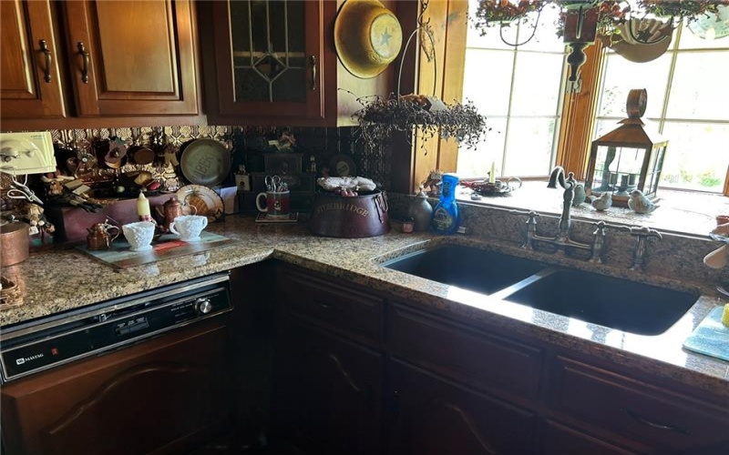 470 Quaker Church Rd, Perryopolis, 15473, 3 Bedrooms Bedrooms, 7 Rooms Rooms,2 BathroomsBathrooms,Residential,For Sale,Quaker Church Rd,1750290